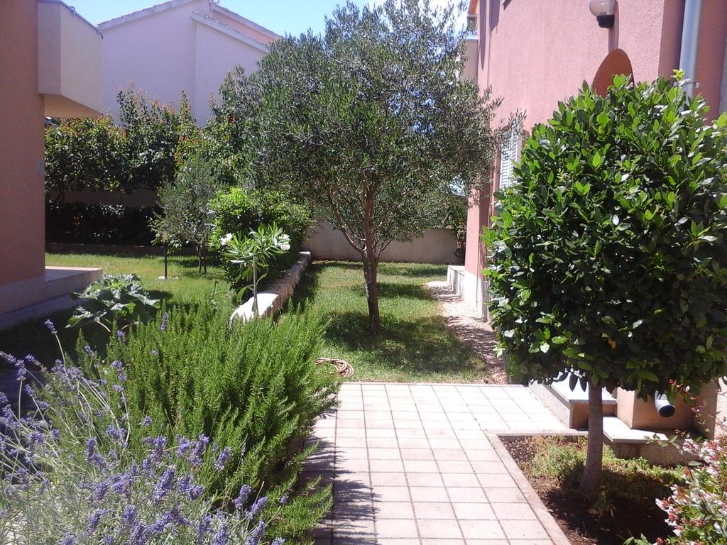 Apartments Danica Vodice Exteriör bild